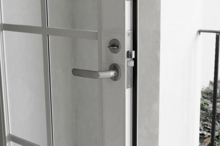 Personnaliser vos portes d'entrée à Danjoutin pour plus de sécurité