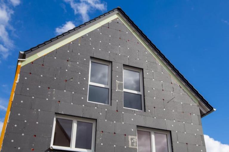 Installation de volets, quels avantages pour votre confort thermique