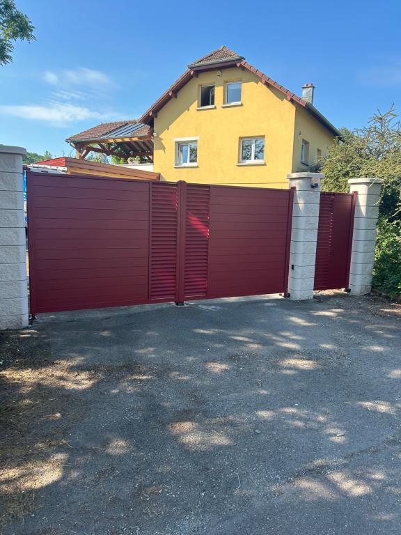 Comment entretenir son portail à Belfort, Montbéliard et Danjoutin pour prolonger sa durée de vie ?